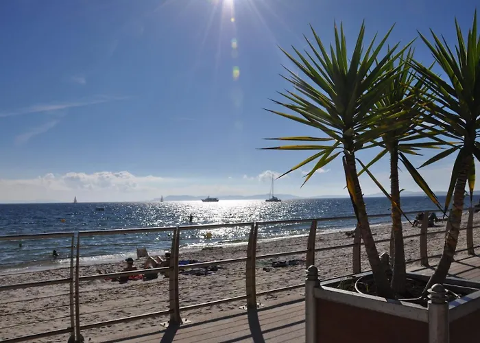 Studio Sur Le Port De Hyeres - A 2Min Des Plages, Clim & Balcon