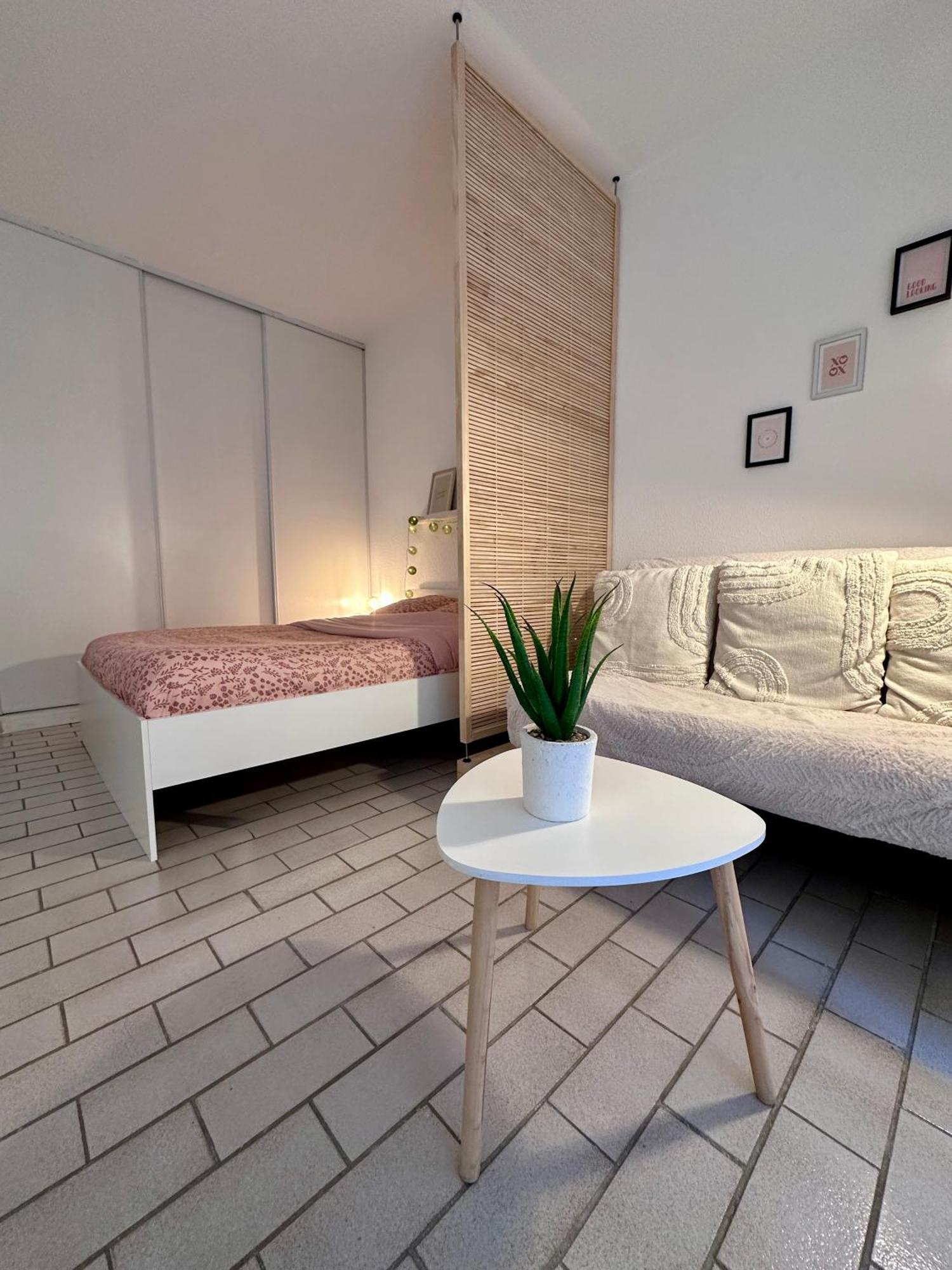Apartment Sur Le Port De - A 2min Des Plages, Clim & Balcon *