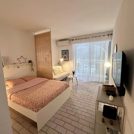 Studio Sur Le Port De Hyeres - A 2Min Des Plages, Clim & Balcon Extérieur photo