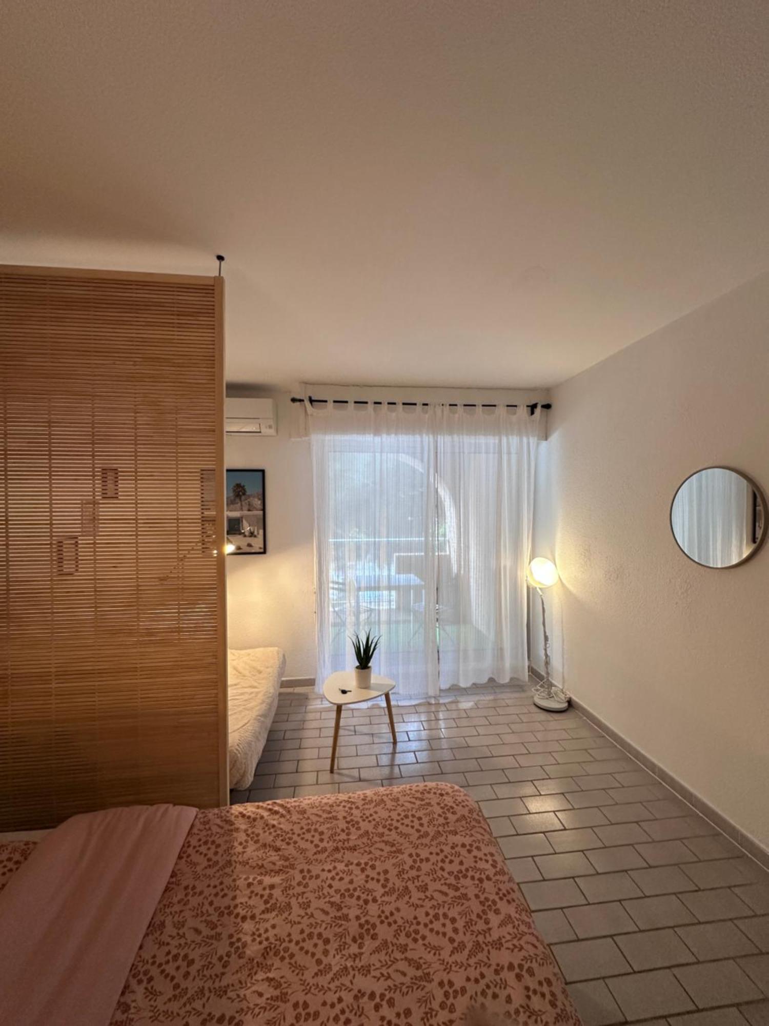 Sur Le Port De - A 2min Des Plages, Clim & Balcon Appartement Hyères